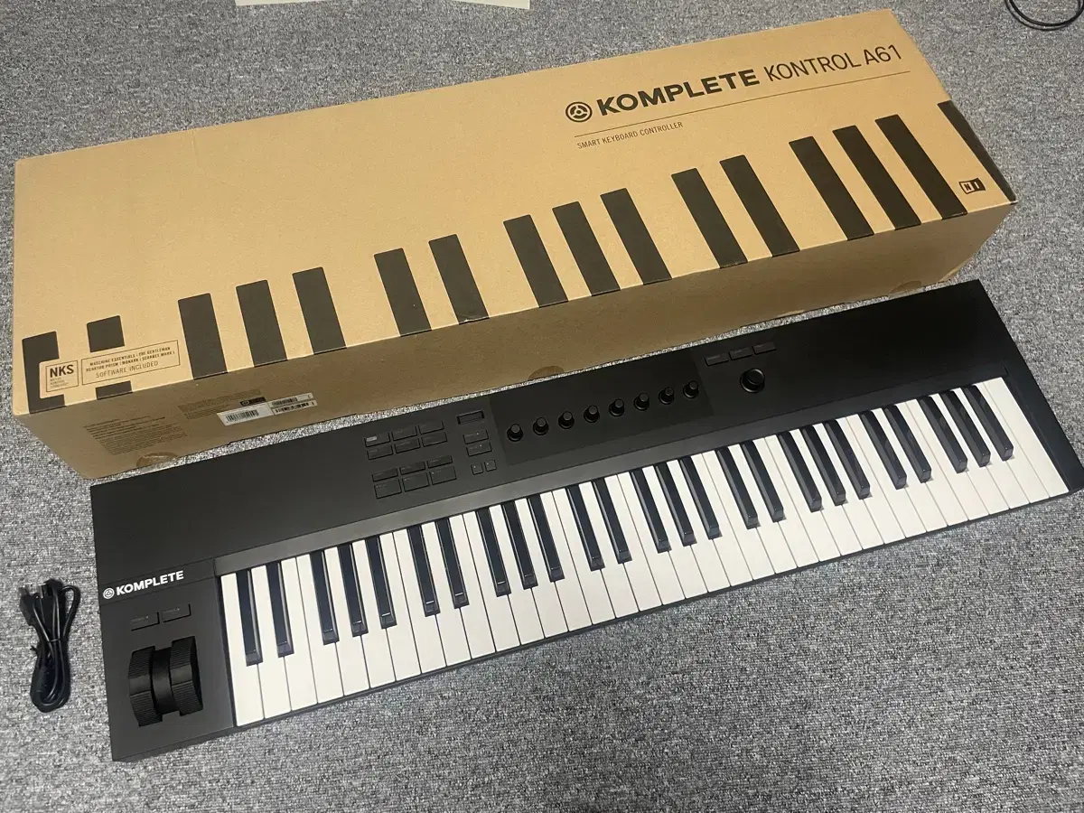 NI Komplete Kontrol A61 신품급